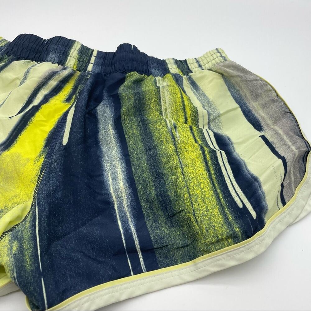 Under Armour Patterned Athletic Shorts - image 6